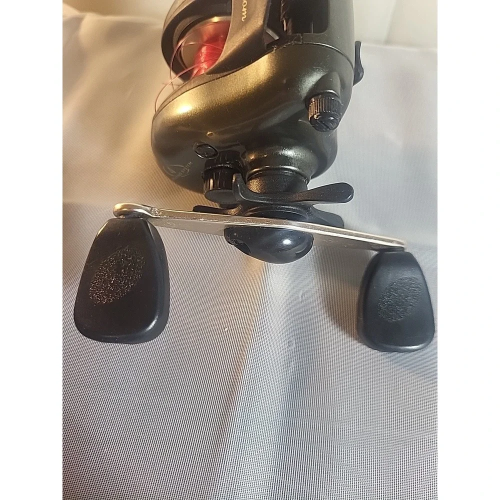 Vintage Axiom Spinning Reel‎ - Collectible Fishing Gear